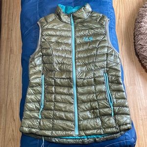 Mountain Hardware Ghost Whisperer vest M